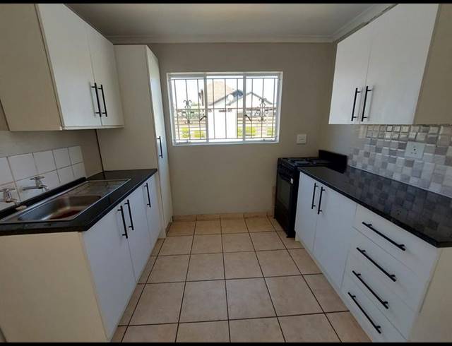 3 BEDROOM HOUSE FOR SALE IN LOTUS GARDENS